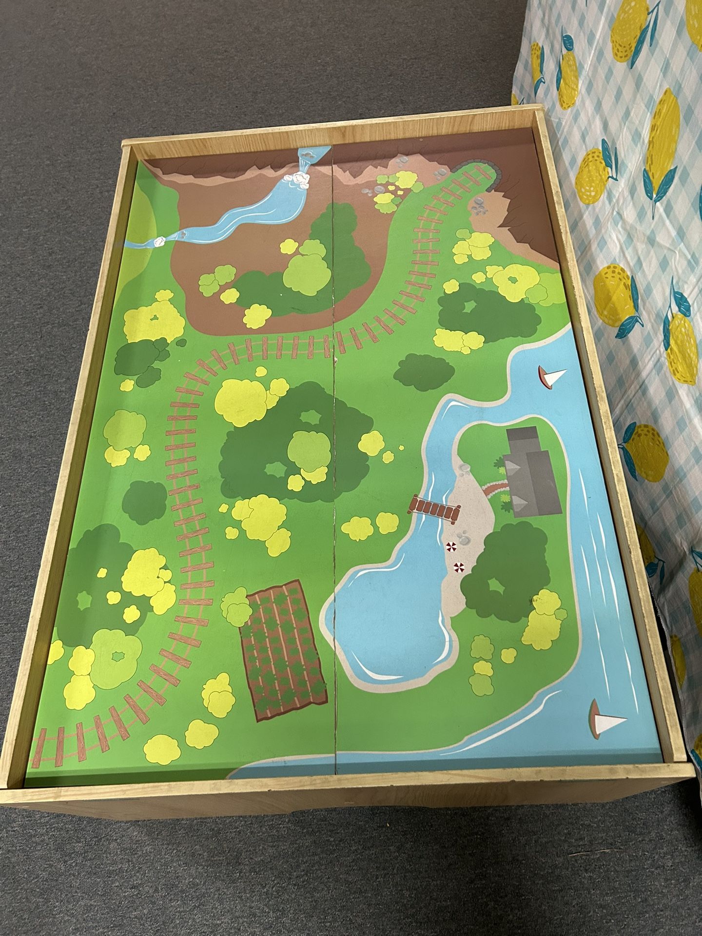 Train /Lego Set Tables