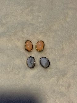2 pairs of vintage clip on earrings