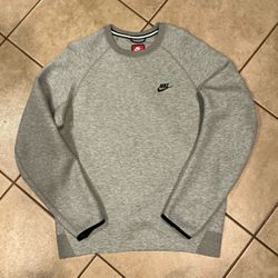 Nike tech crew neck