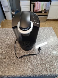 Keurig K Classic Coffee Maker K Cup Pod Single Serve Programmable 6 to 10 Oz