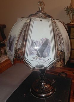 Vintage Table Lamp - Eagle-Themed Glass Panels