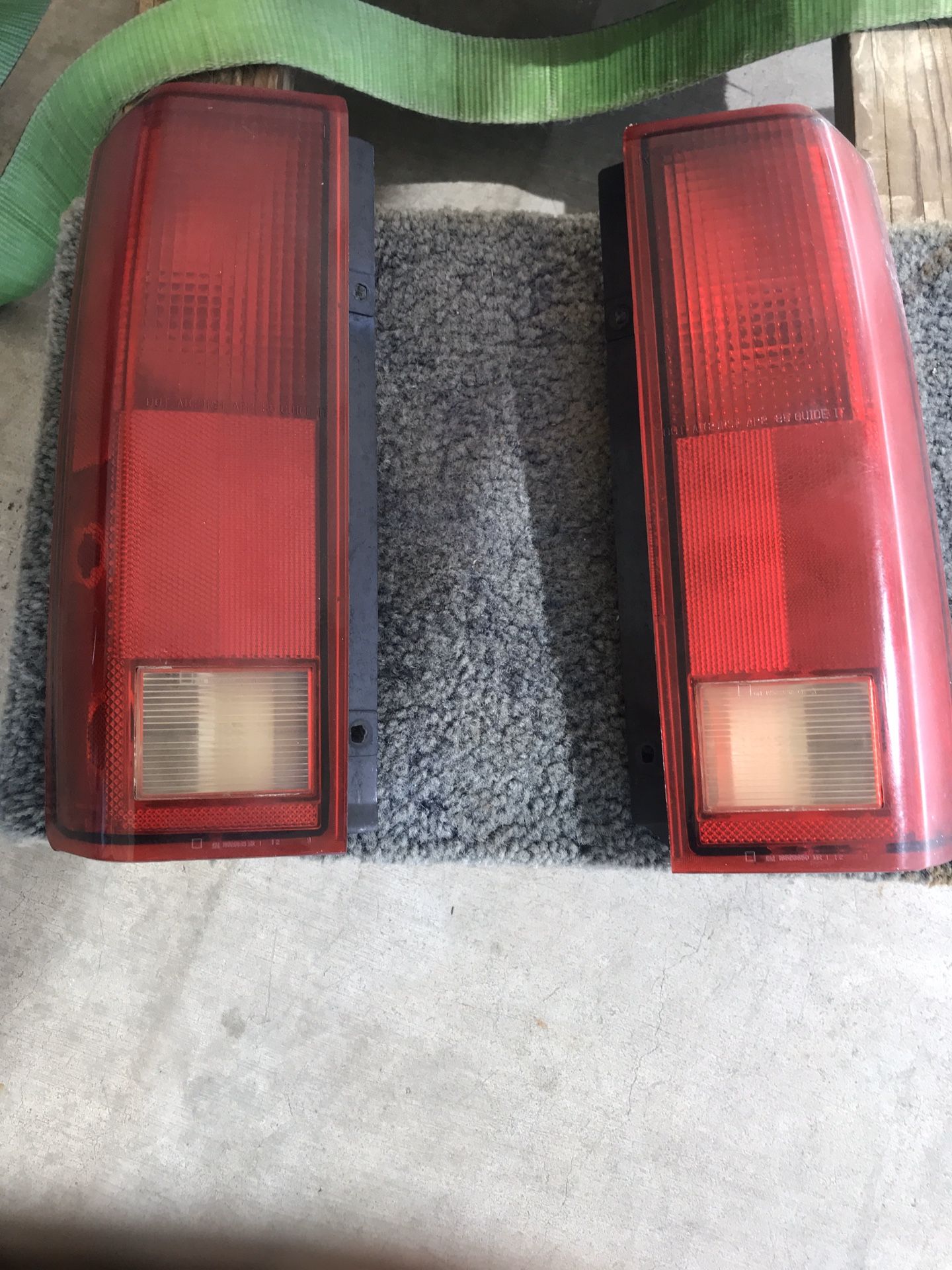 Astro van rear break lights