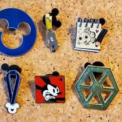 Lot of Disney Trading Pins. Lot 79