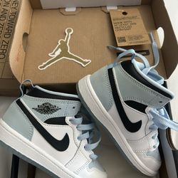 Brand New Jordan 1 Mid SE (PS) ICE BLUE