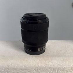 Sony SEL2870 lens E-Mount