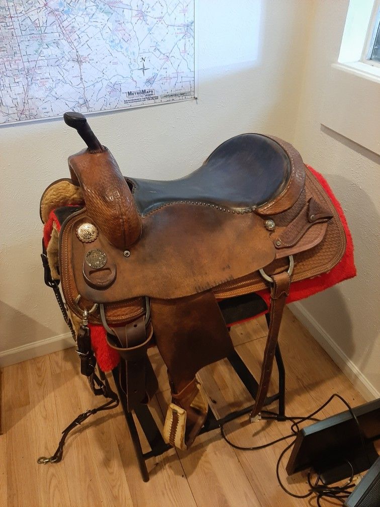 Vintage Bona Allen Cutting Saddle