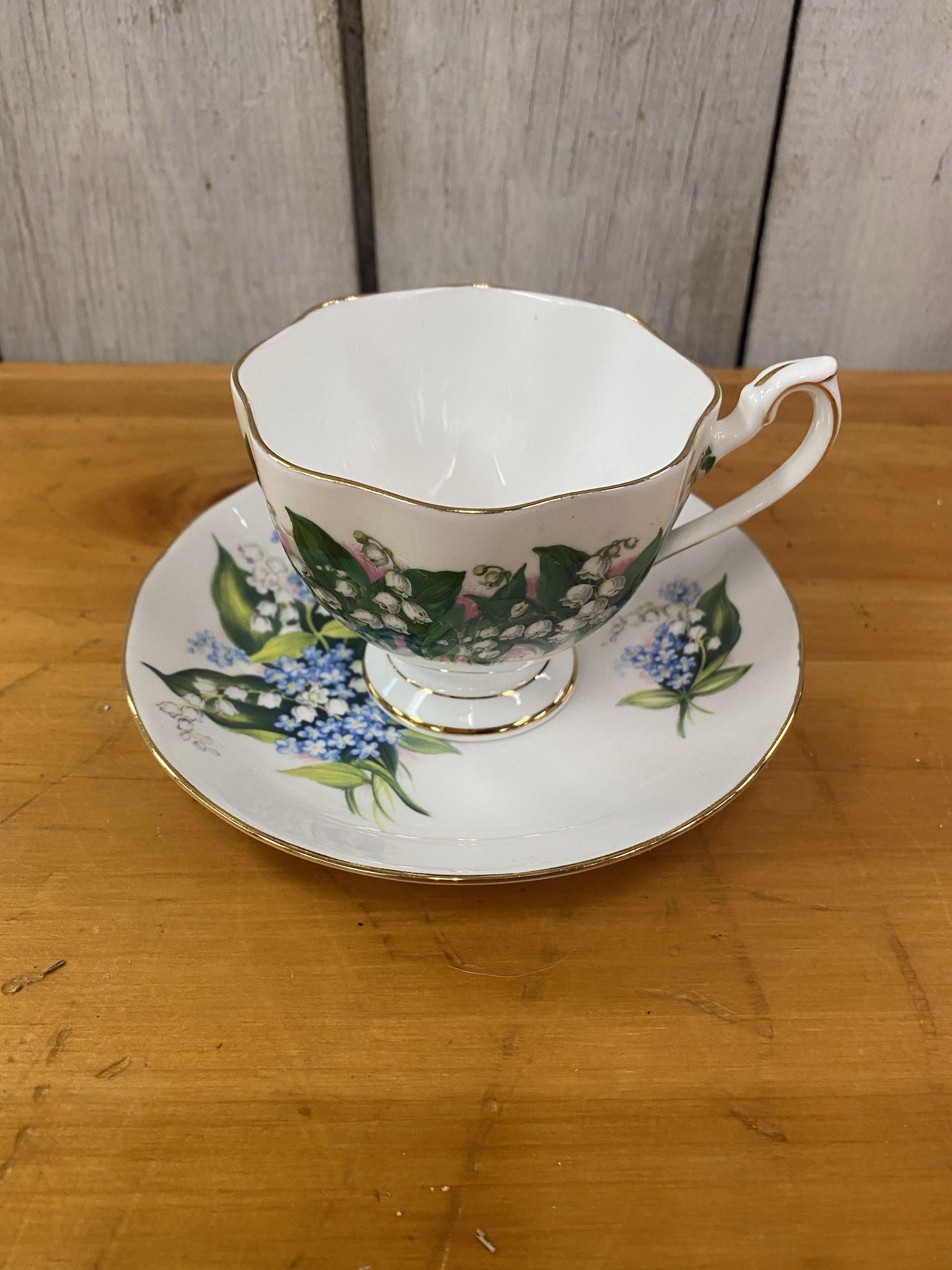 Queen Anne Vintage Tea Cup & Saucer “Lilly Of The Valley” Set Bone China 