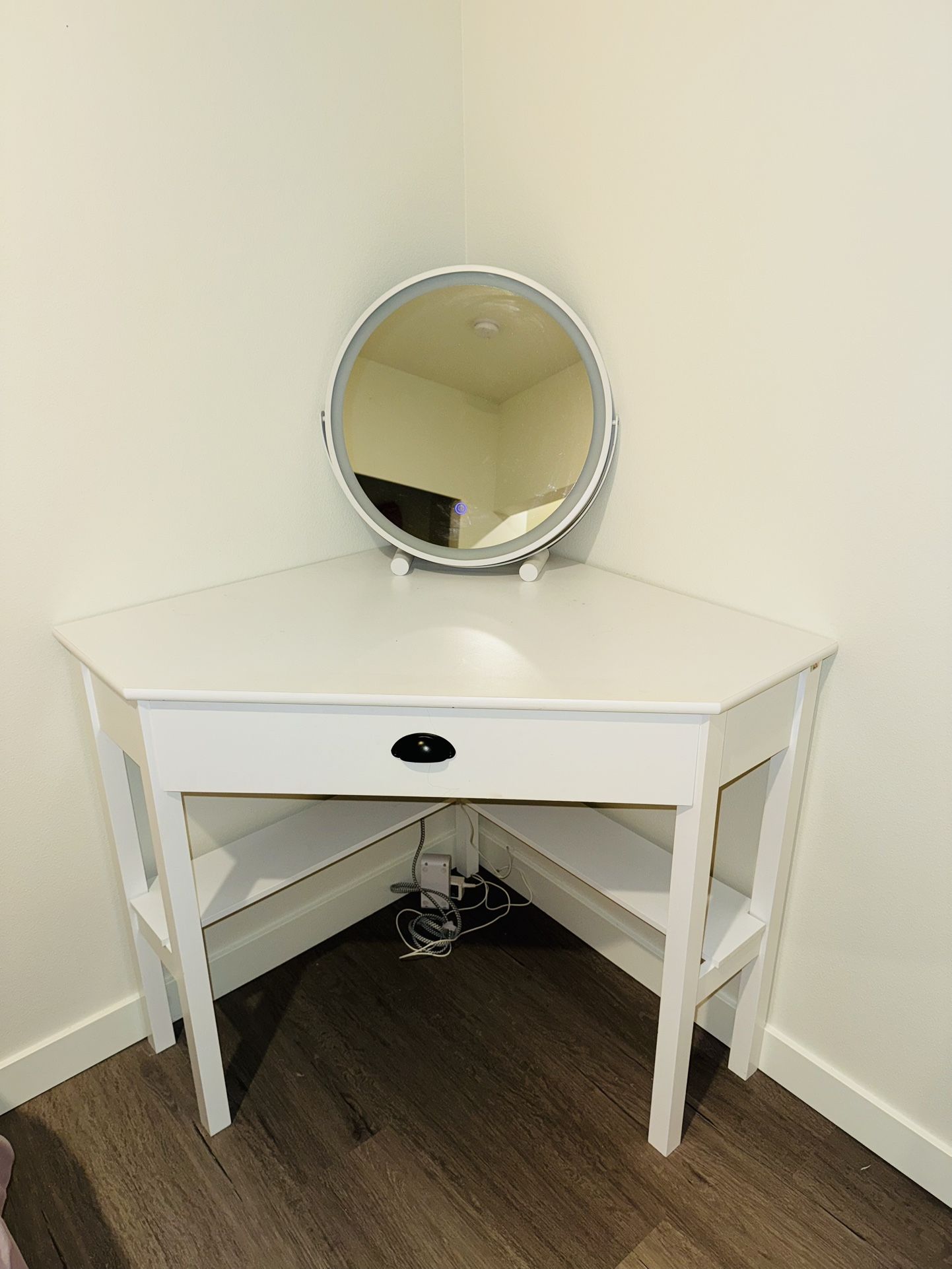 Corner Desk (without Mirror)