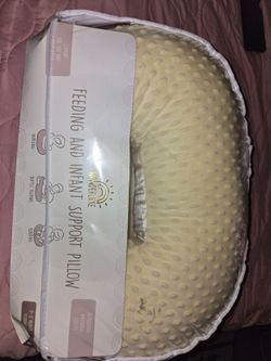 Wonderluxe Feeding and Infant Support Pillow