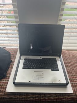 Needs repair or parts. Vintage Dell XPS M170 or Gen2 17-inch laptop (2005). It does not turn on