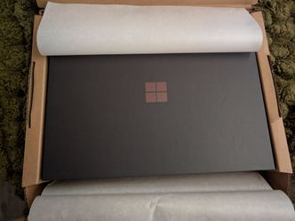BRAND NEW IN BOX - Microsoft Surface 8