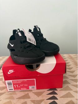 Nike boys Sunray sandals size 11