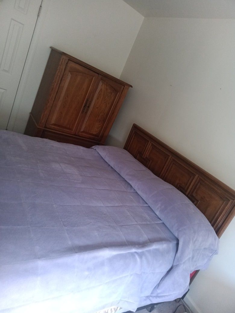 Queen Bedroom Set