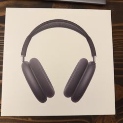 AirPod Maxes With Smart Case