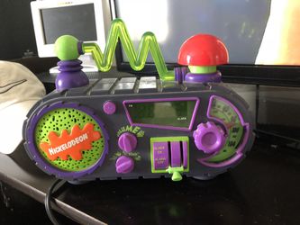 Nickelodeon radio/clock