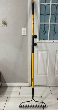 DEWALT 60 in. Fiberglass Handle 16-Tine Bow Rake