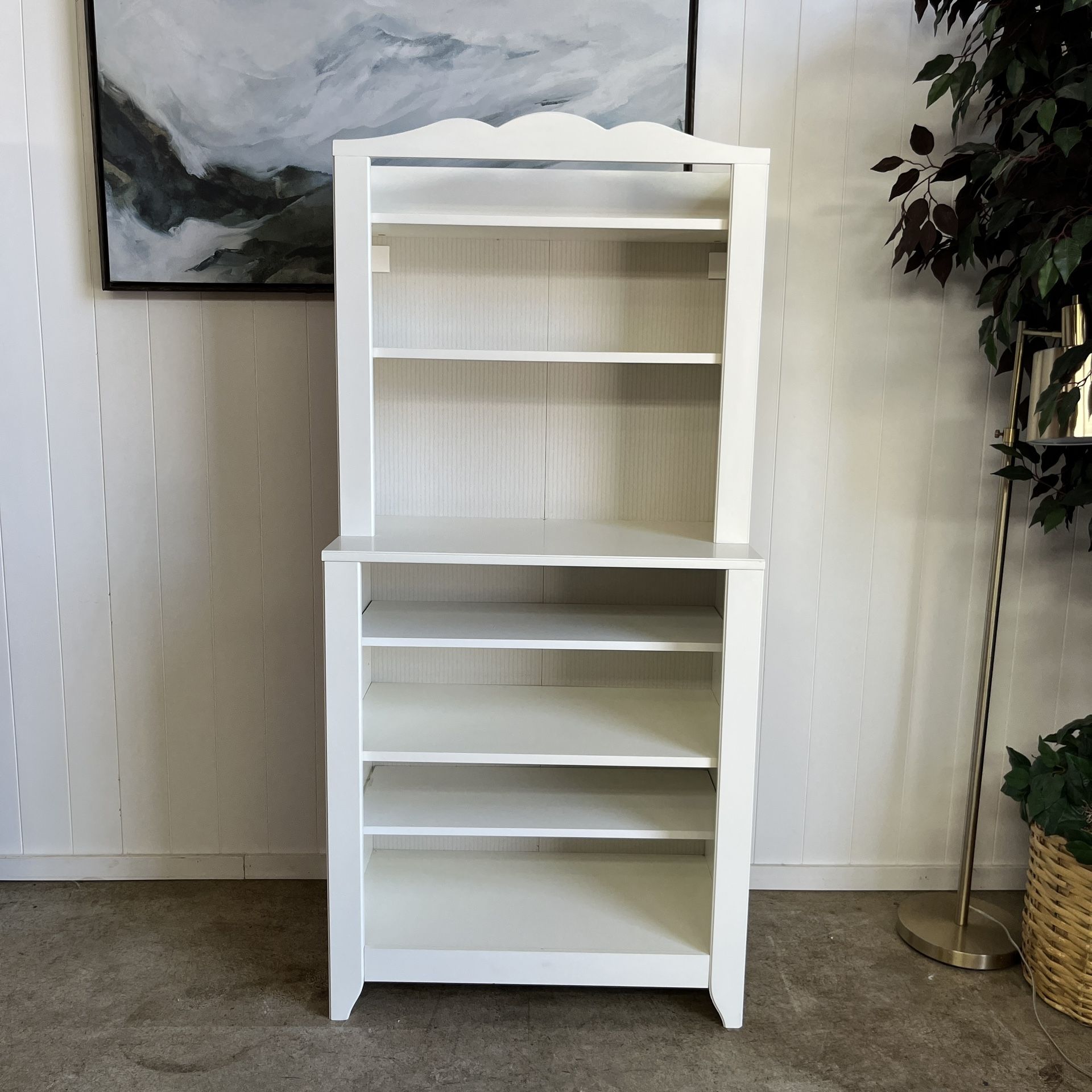 Fancy white bookcase - Ikea Hensvik