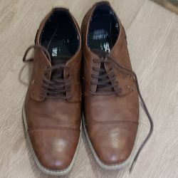 Men dress shoe 7.5 Sonoma