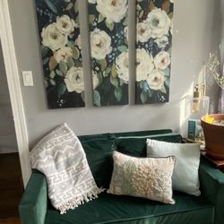 Mini Loveseat! Green Velvet  LIKE NEW! 