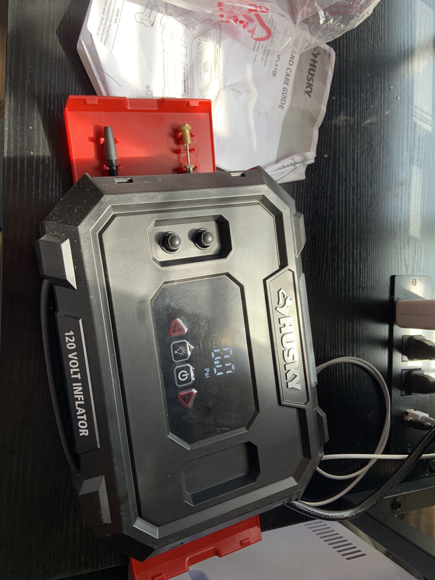 Husky Inflator w Auto Shut Off, With LED Light, Tire inflator w Nozzle&Needle