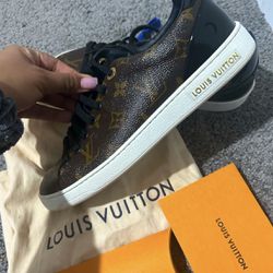 Louis Vuitton Hand Bag for Sale in North Canton, OH - OfferUp
