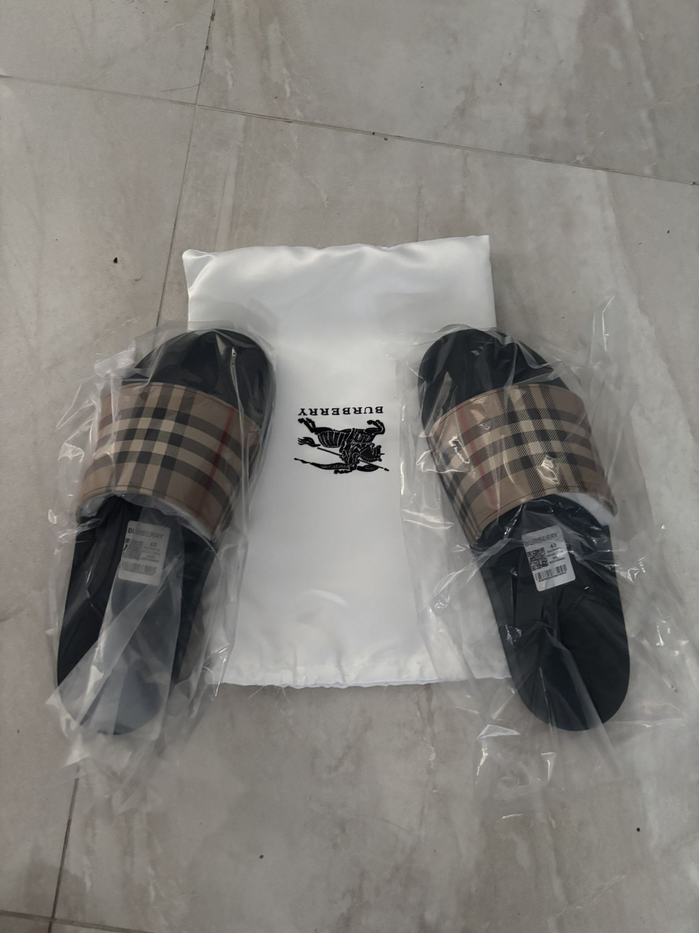 Burberry Slides (size 10)