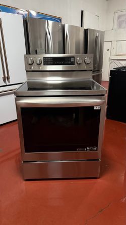 LG electric stove 220v in perfect working condition. We offer delivery, installation, and a 3-month warranty.