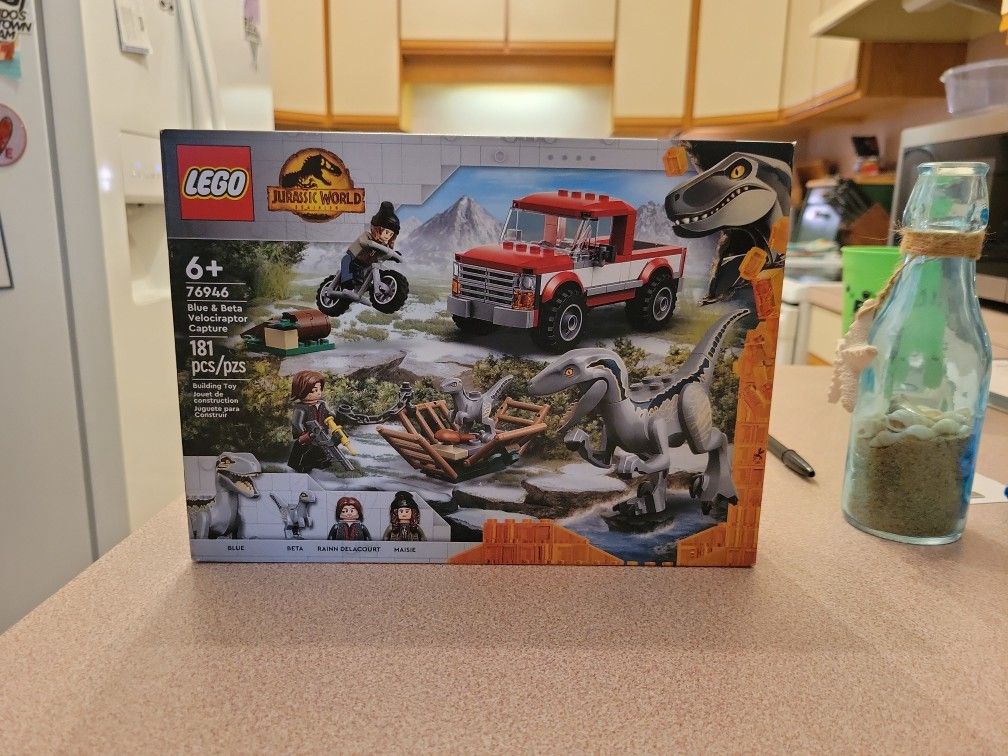 LEGO Jurrasic World: Blue & Beta Velociraptor Capture