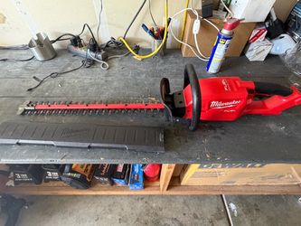 Milwaukee 24 inch cordless hedge trimmer