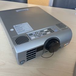 Projector Mitsubishi XL1U