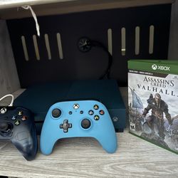 Xbox One S  500GB With Two Controllers
