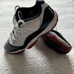 Jordan 11 Retro Low 9.5