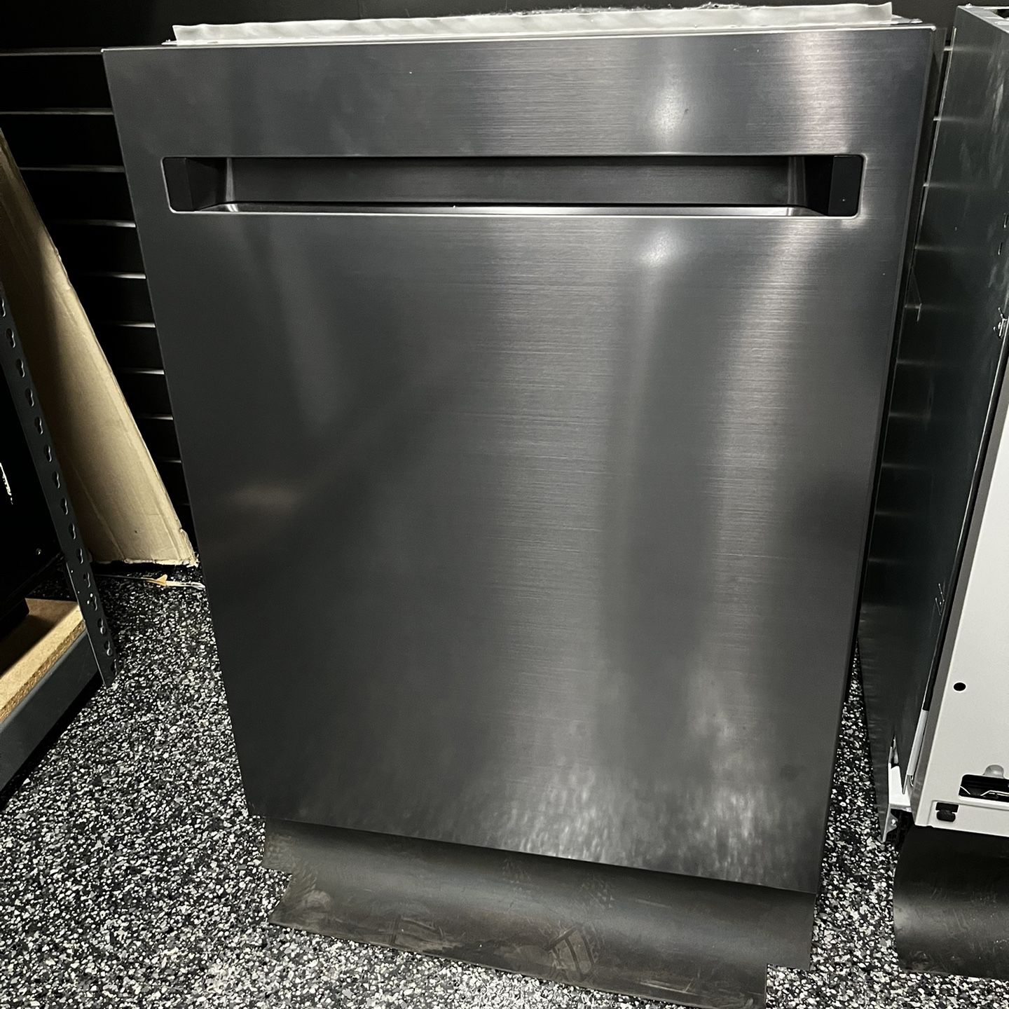 Dacor Graphite Stainless Steel 24” Built In Dishwasher 