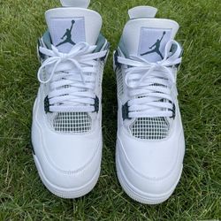 Air Jordan 4 Retro Oxidized Green, Size 11, Excellent Shape