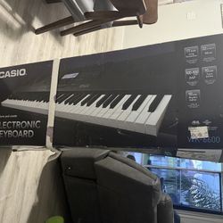 Casio WK-6600 76-Key Workstation Keyboard
