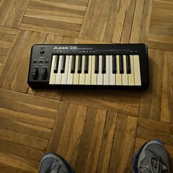 Alexis Q25. Key Board