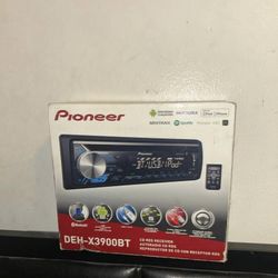 NOS Pioneer DEH-X3800UI CD Receiver With Remote