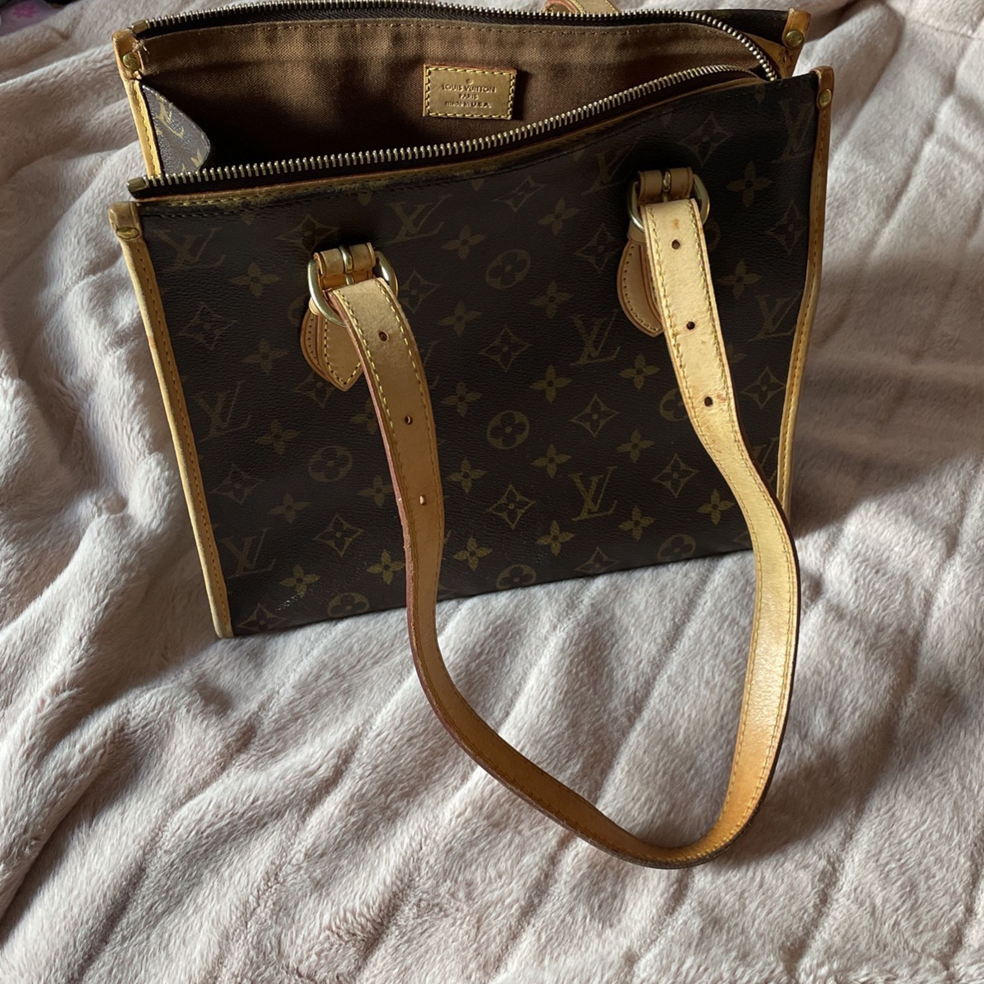 Louis Vuitton 💯 Authentic