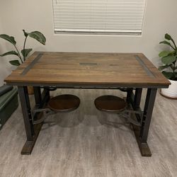 Dining room Table 