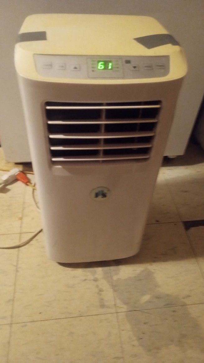 8000 BTU Portable AC NO EXHAUST HOSE OR WINDOW ADAPTER WORKS GREAT