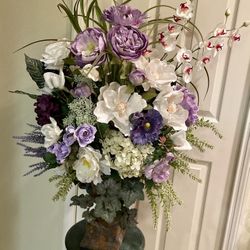 GORGEOUS  FLOWER ARRANGEMENT