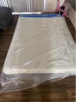 Tempur pedic Proadapt queen mattress