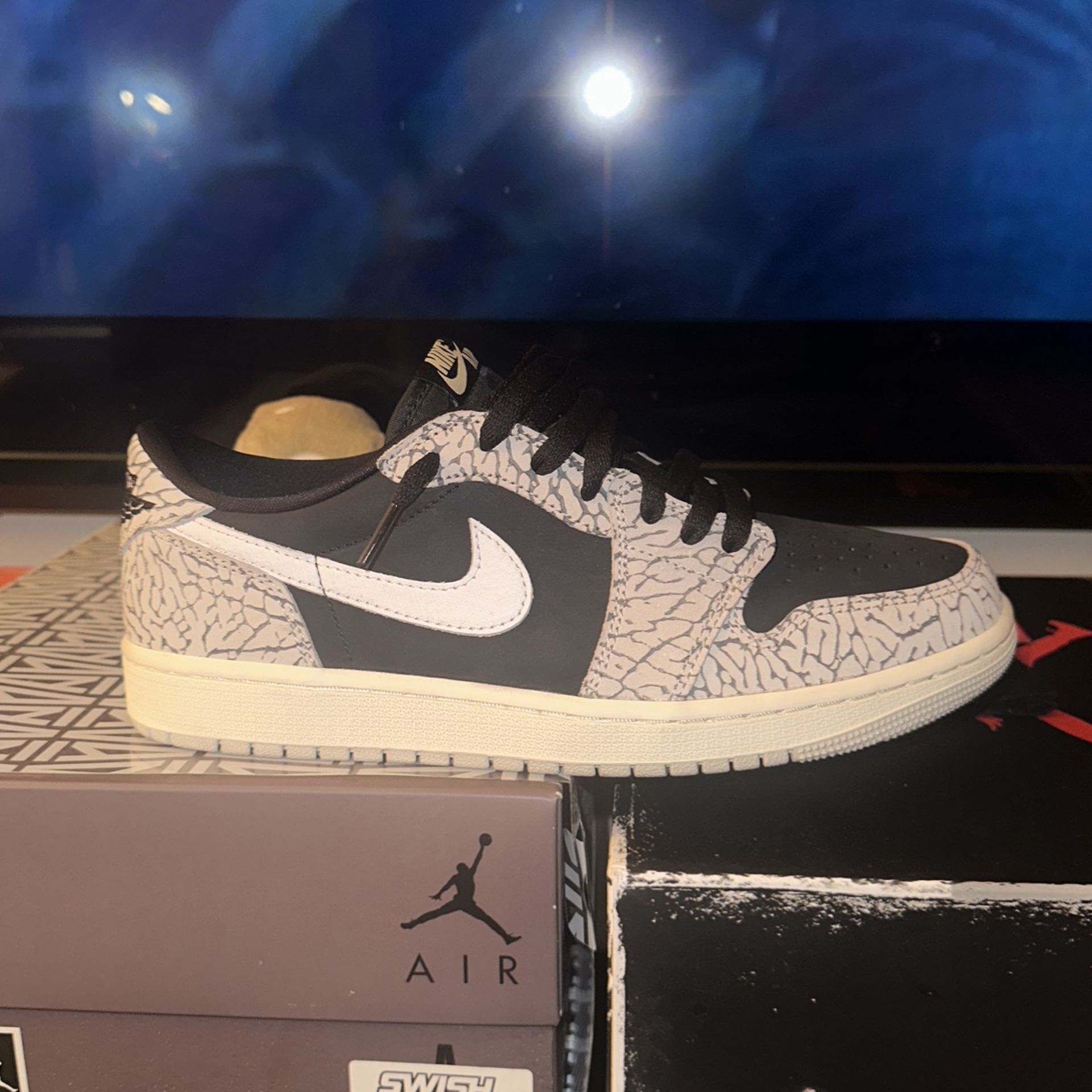 AIR JORDAN 1 LOW OG BLACK CEMENT 