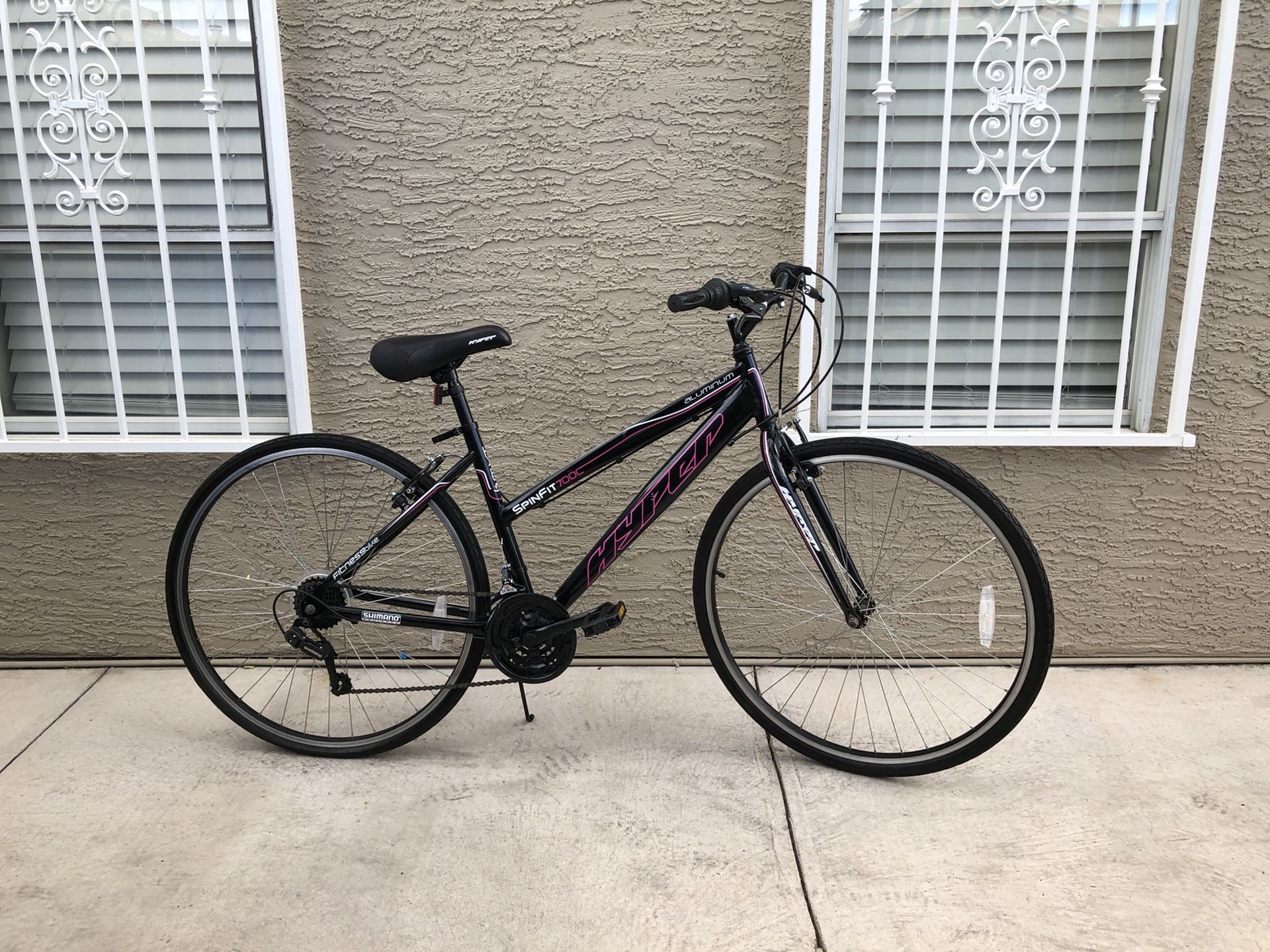 Hyper Spinfit 700c Hybrid Bike 21 Speed