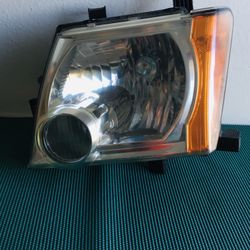 2005-2015 Nissan Xterra Left Rh Headlight  Oem 