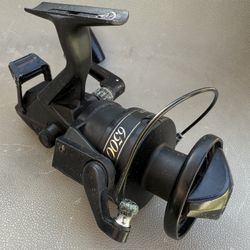 Shimano Triton 6500 “Baitrunner” Saltwater Spinning Fishing Reel