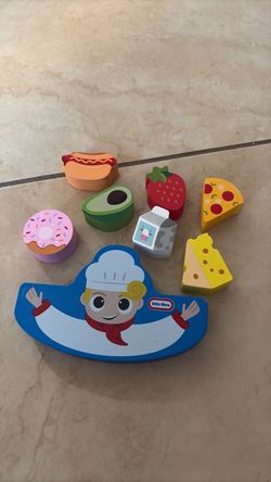 Little Tikes Wooden Food Balancing Toy Set