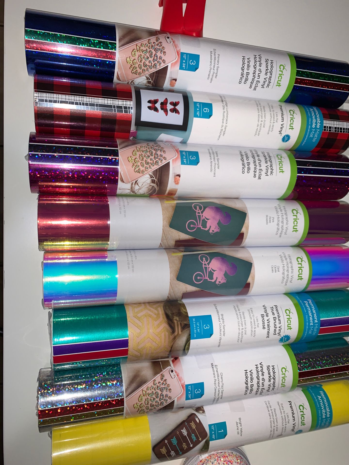 Circut vinyl 8 rolls