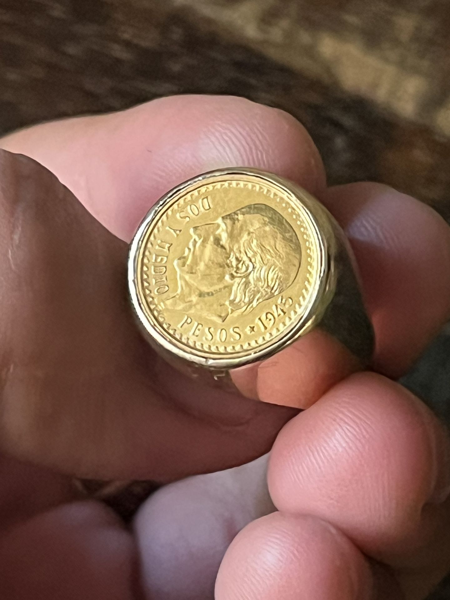 14k Gold Ring. 2.5 Mexican Pesos Coin (22k)