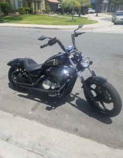 CUSTOM 2013 YAMAHA STRYKER 1300 MOTORCYCLE (low mileage)